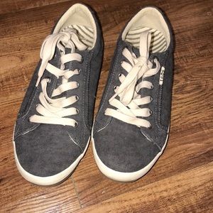 Women’s Taos sneakers